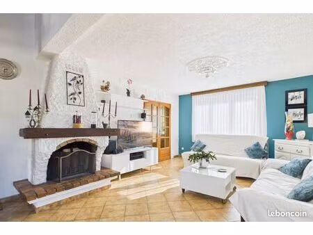 maison 5 chambres  2 salles de bains avec garage  jardin et piscine