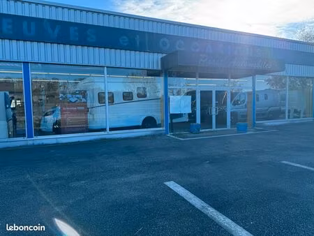 bâtiment commercial