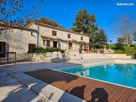 part. vends maison atypique