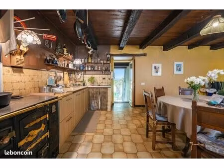 propriété 5 pièces 186 m²