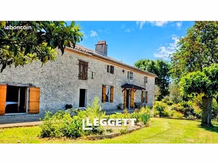 maison 10 pièces 205 m²