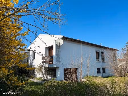 laneuveville devant nancy  lotissement montaigu  proche du parc  au calme sur placette   m