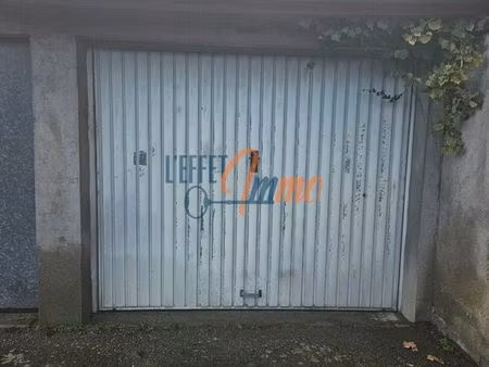 parking/box 1 pièce 13 m²