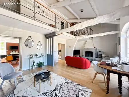 maison 6 pièces 235 m²