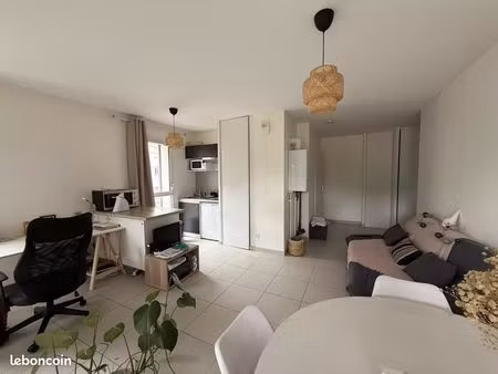 studio 1 pièce 40 m²