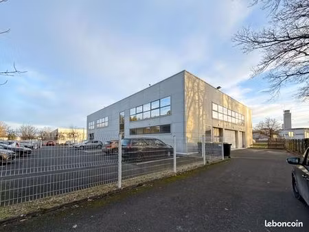 bureaux 219 m²