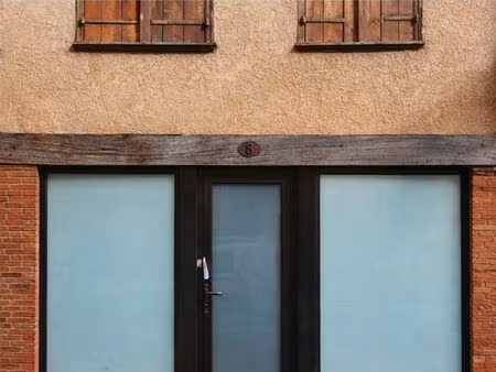 local commercial 35 m² + cave 25 m² – pignon sur rue – grande vitrine sans droit au bail