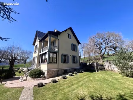 maison 7 pièces 157 m²