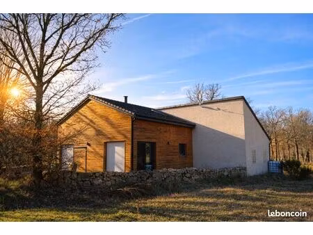 maison récente au calme