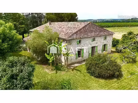 maison 8 pièces 239 m²