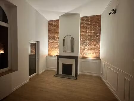 location meublée à sillé-le-guillaume : refait à neuf