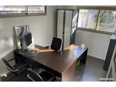 bureau privatif dans un espace de coworking