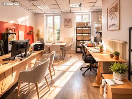 local commercial 36 m² chantilly