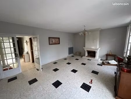 maison à rénover de 124m2 avec terrain de 1280m2 et piscine saint aubin de médoc