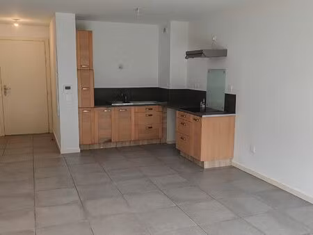 t2 récent proche centre ville