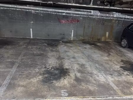 place de parking en sous sol