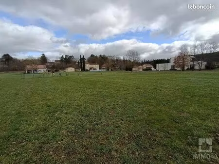 terrain 1 121 m² douelle