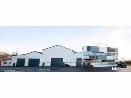 vends hall / entrepot / atelier 1000 m²