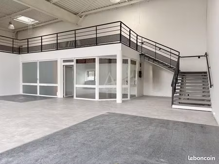 local commercial 250 m² marly