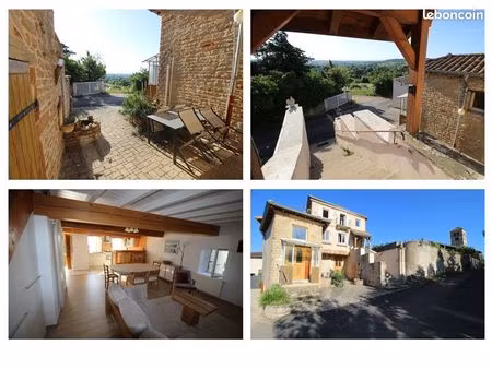 maison de village en pierre avec vue dégagée