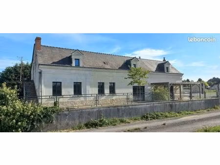 longère avec piscine chauffée – 180 m² – 5 pièces