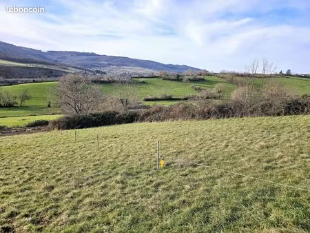 terrain 930 m² berze la ville