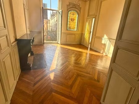 appartement type haussmanien - 85m2 - centre ville chalon sur saône