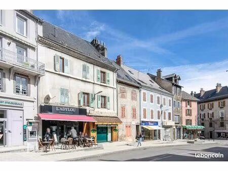 immeuble 7 pièces 152 m²