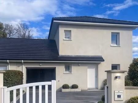 maison sur sauvagnon