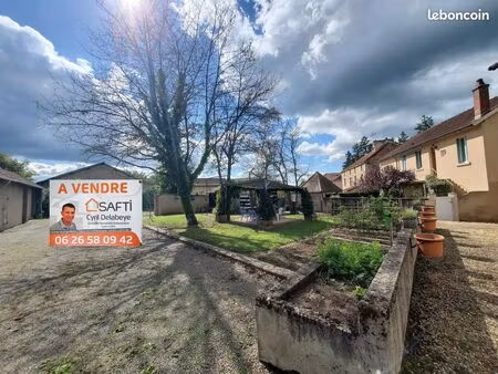 immeuble 290 m² genelard