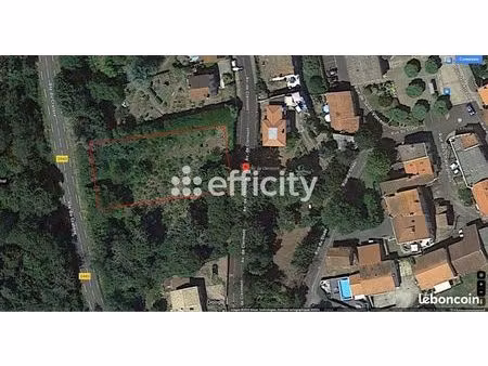 terrain 1 350 m² sayat