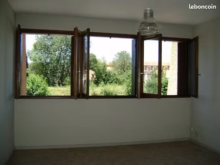 studio dans résidence sécurisée avec parking privé