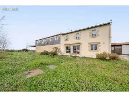 maison 5 pièces 380 m²