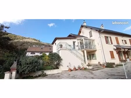 maison jardin au mollard