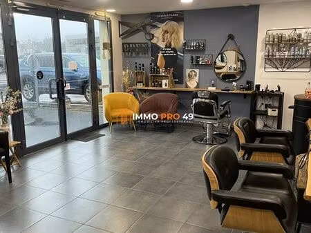 salon de coiffure 56 m² cholet