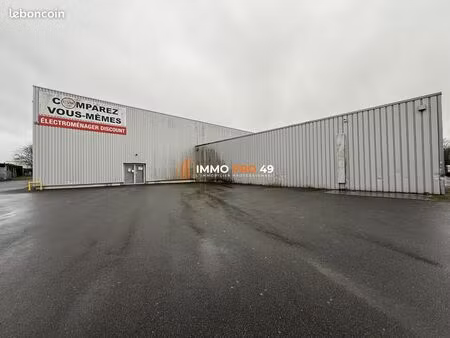 local 280 m² cholet