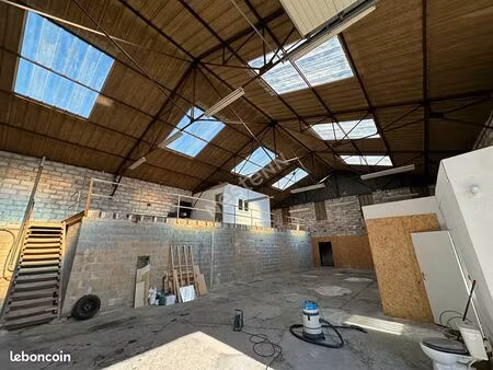 local 225 m² les ponts de ce