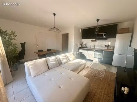 t2 avec terrasse et garage - bouguenais bourg