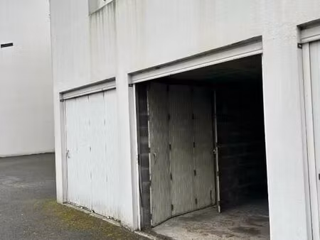 garage/box 12 m² pau