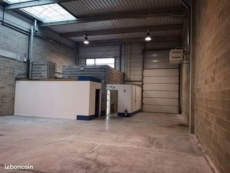 local 240 m² saint saturnin