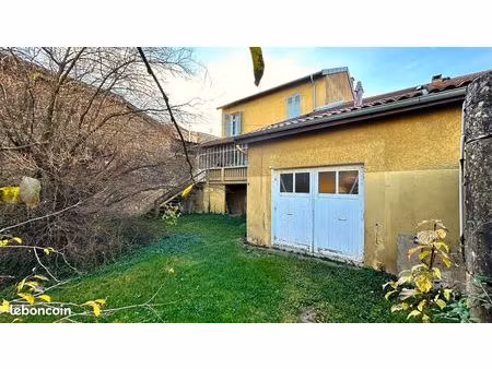 maison 9 pièces 240 m²