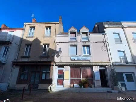 immeuble 15 pièces 410 m²