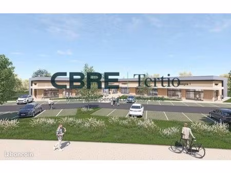 local commercial 620 m² amboise