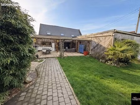 maison 8 pièces 251 m²