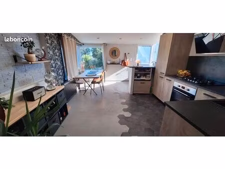 appartement maisonnette 44m2 avec jardin 130m2- theix noyalo centre