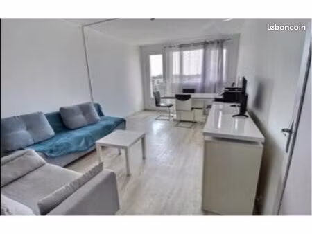 appartement t4 spacieux 3ch + balcon (sans travaux )