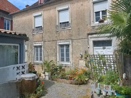 immeuble 5 pièces 99 m²