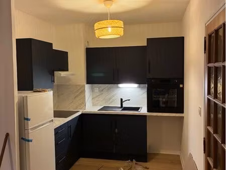 charmant t2 refait à neuf