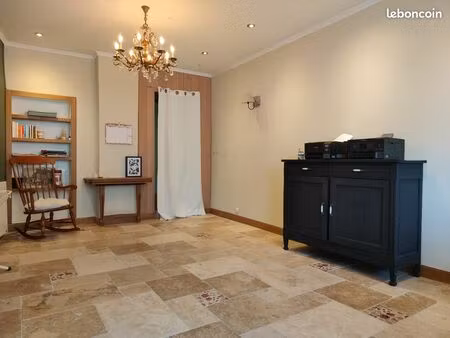 local commercial boutique