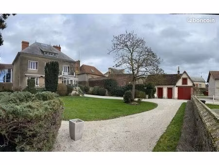 propriété 8 pièces 195 m²